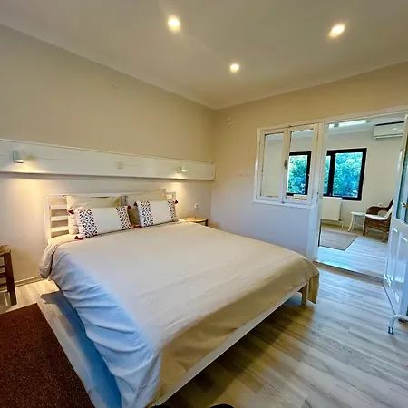 Attalos Hotell 2*
