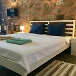 Attalos Hotel 2*