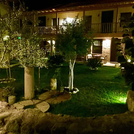 Attalos فندق