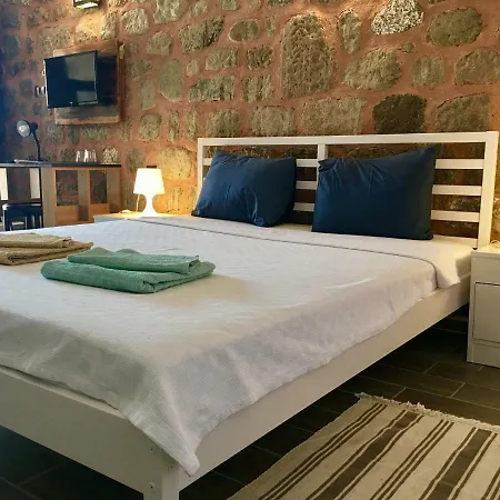 Attalos Hotel 2*